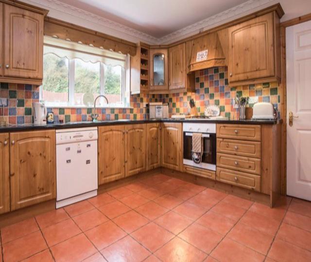 Superior 4 Bed House In Moville Donegal . Villa ภายนอก รูปภาพ
